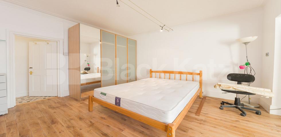 			Studio Apartment, 1 bath, 1 reception Apartment			 Birch Grove , ACTON 